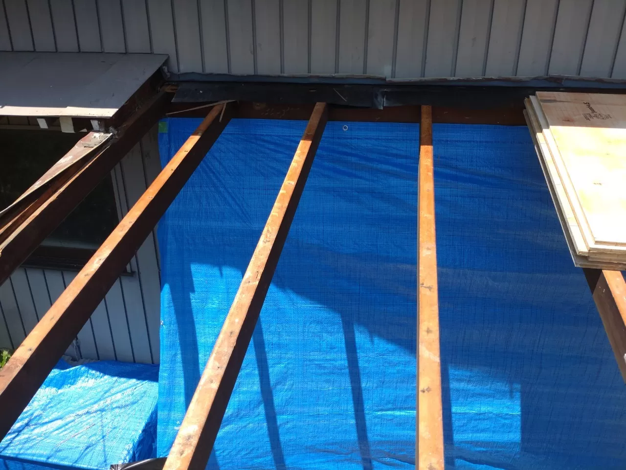 屋根板金及び屋根下地合板撤去完了