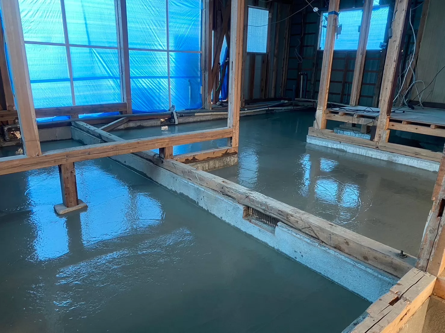 防湿ｺﾝｸﾘｰﾄ打設