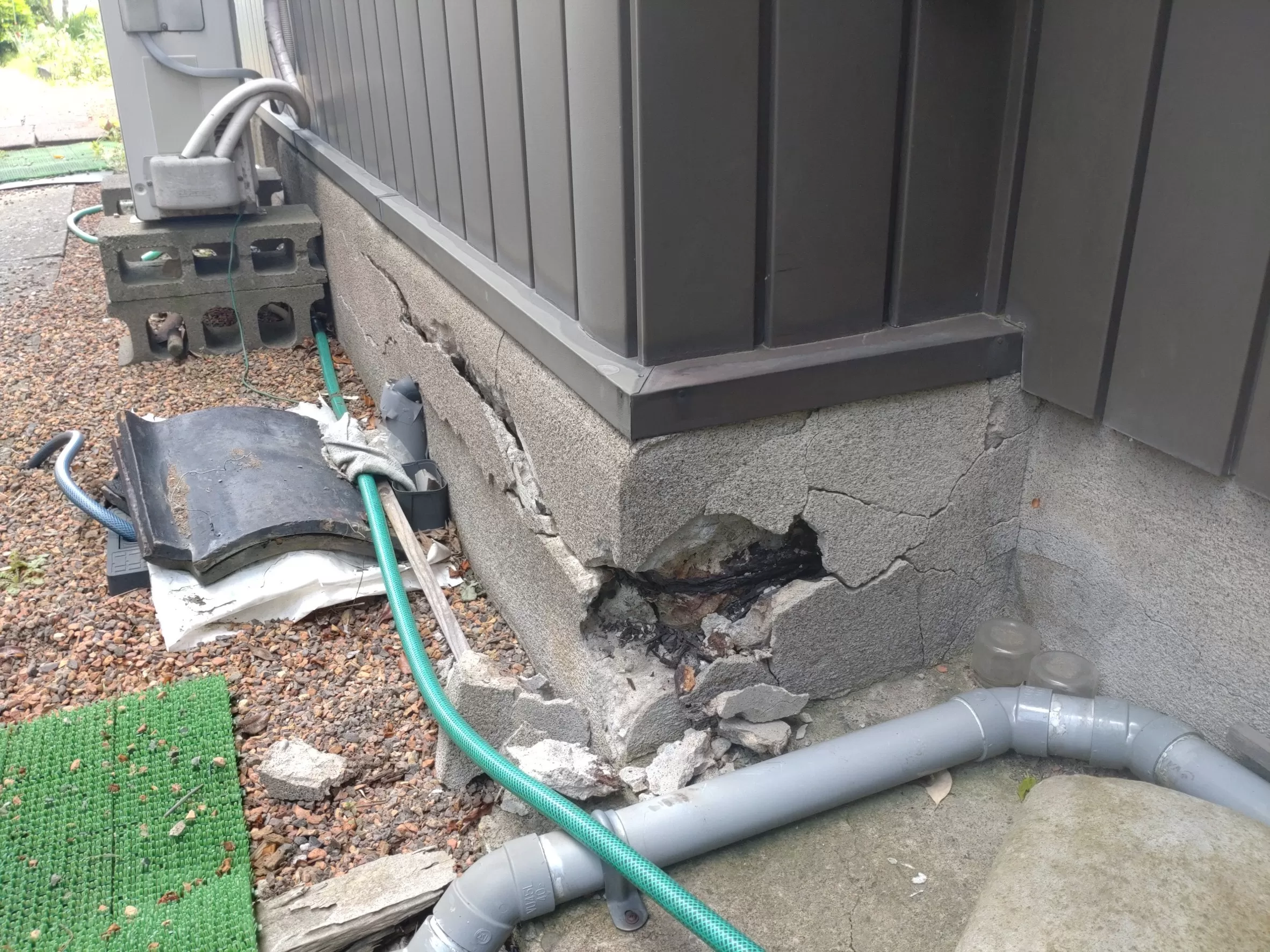 基礎ひび割れ状況