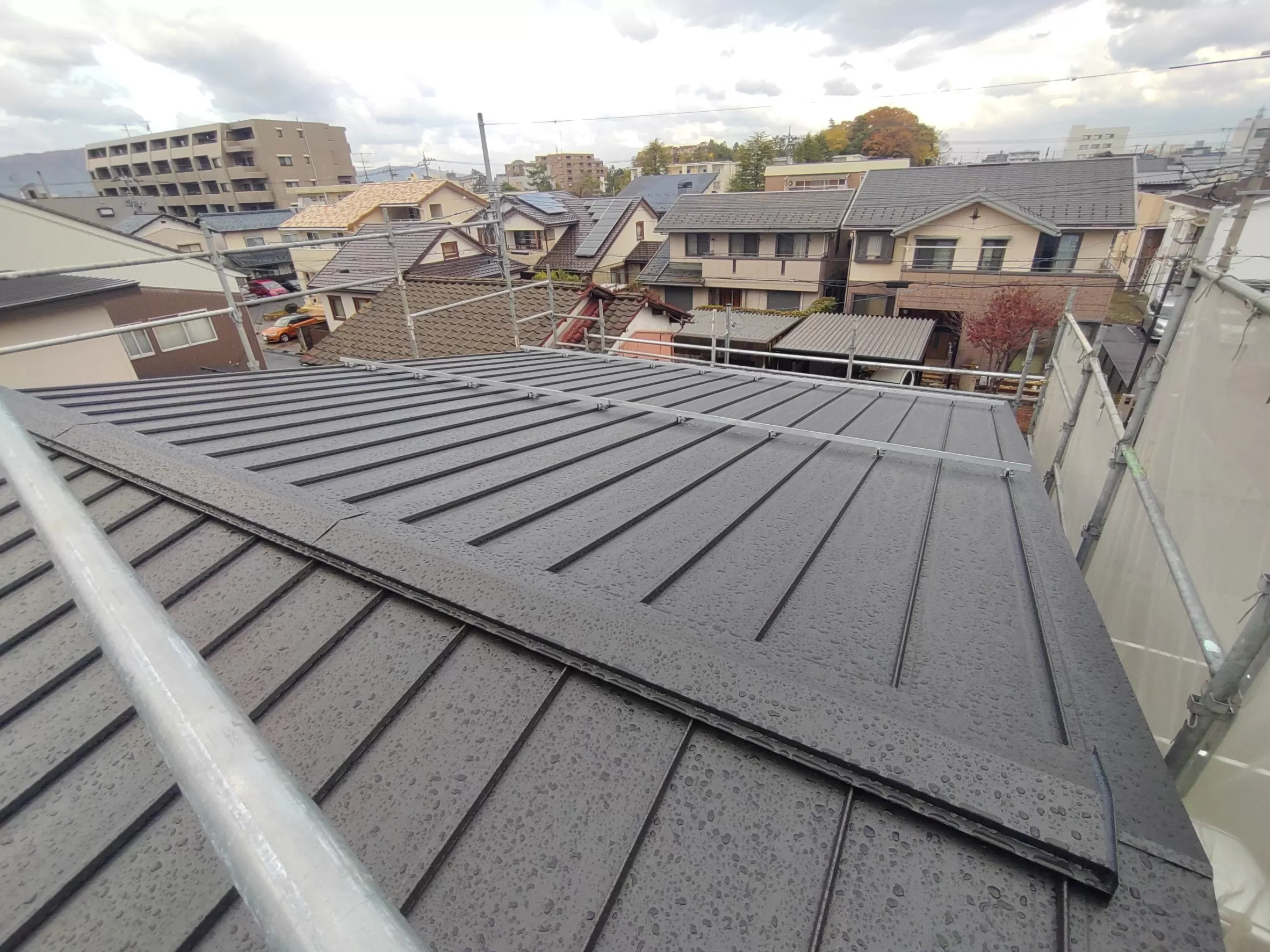 屋根タテ平葺き