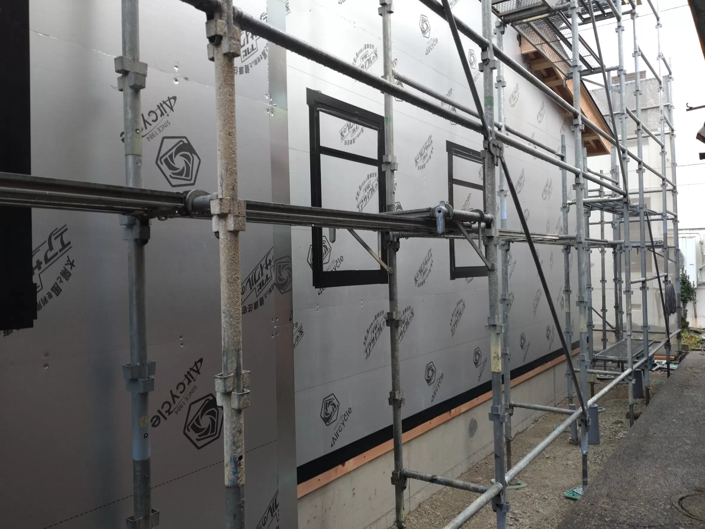 Cmﾎﾞｰﾄﾞ貼り