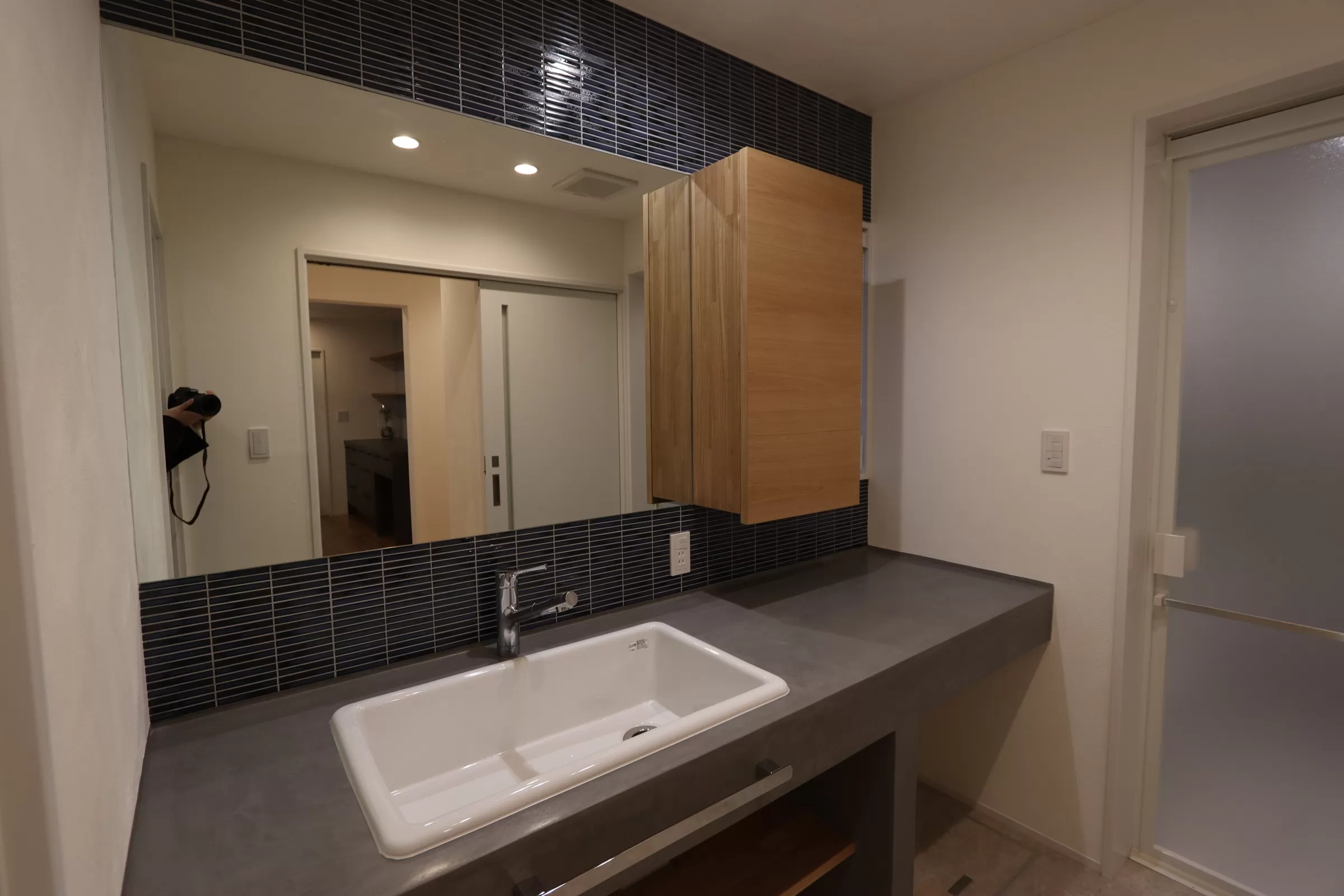 採用例：洗面カウンター