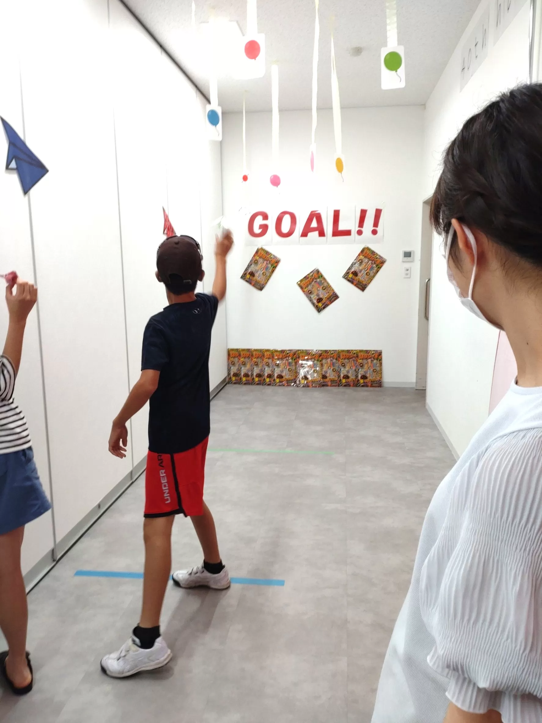 昨年の様子①(紙ひこうき大会)