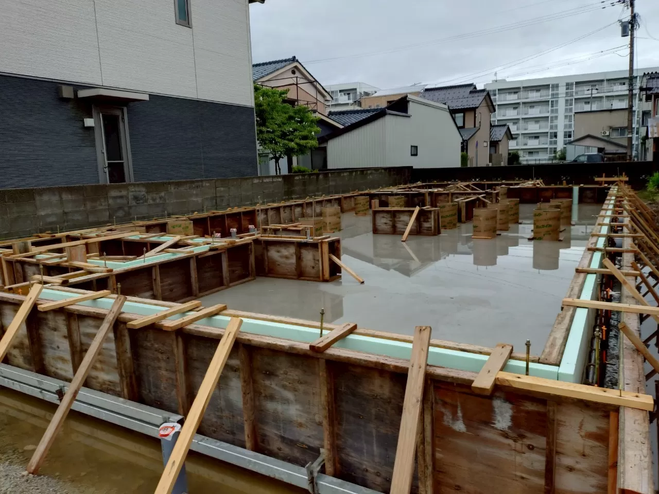 立上り型枠建て込み完了