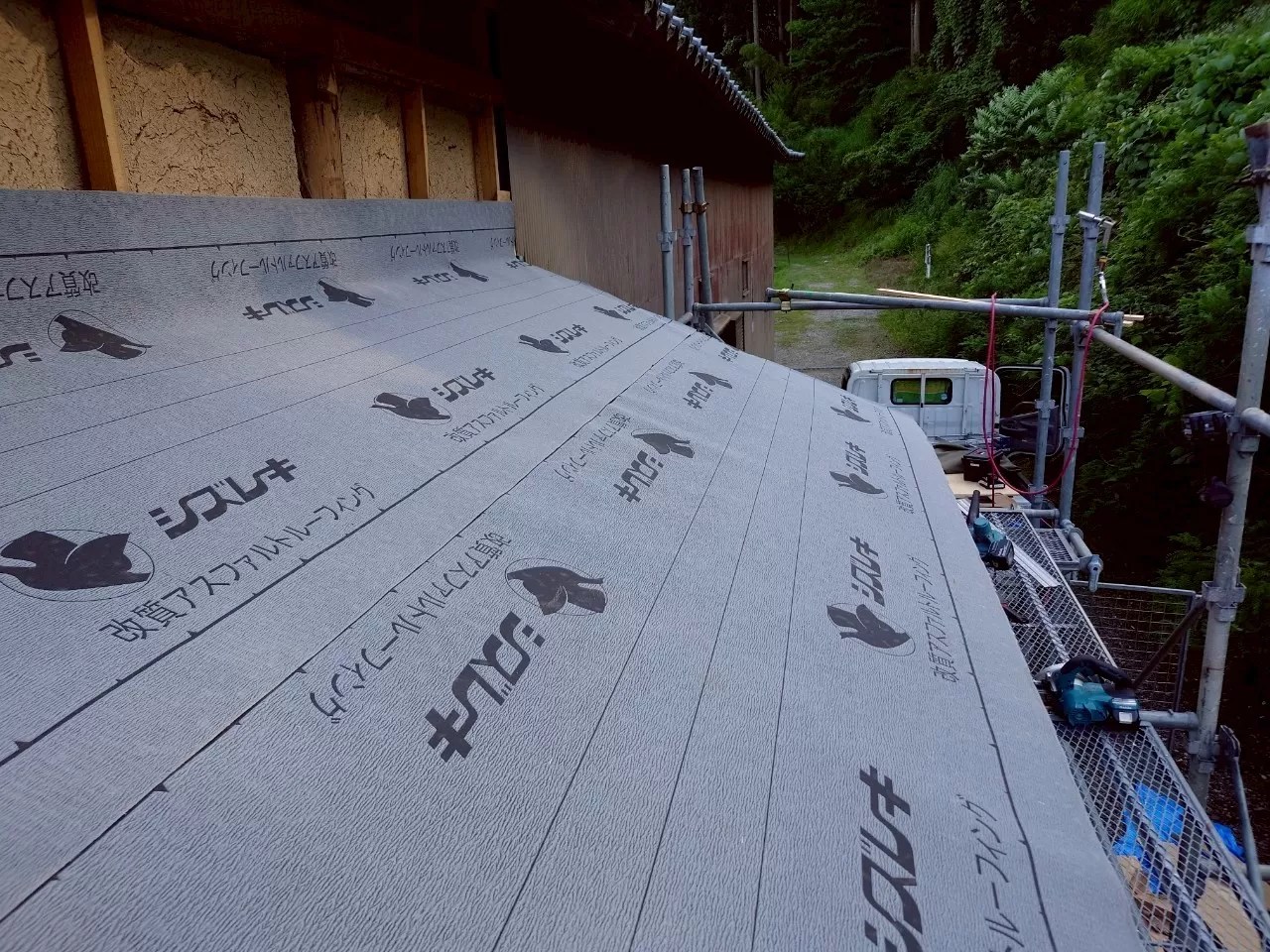 屋根ﾙｰﾌｨﾝｸﾞ敷き