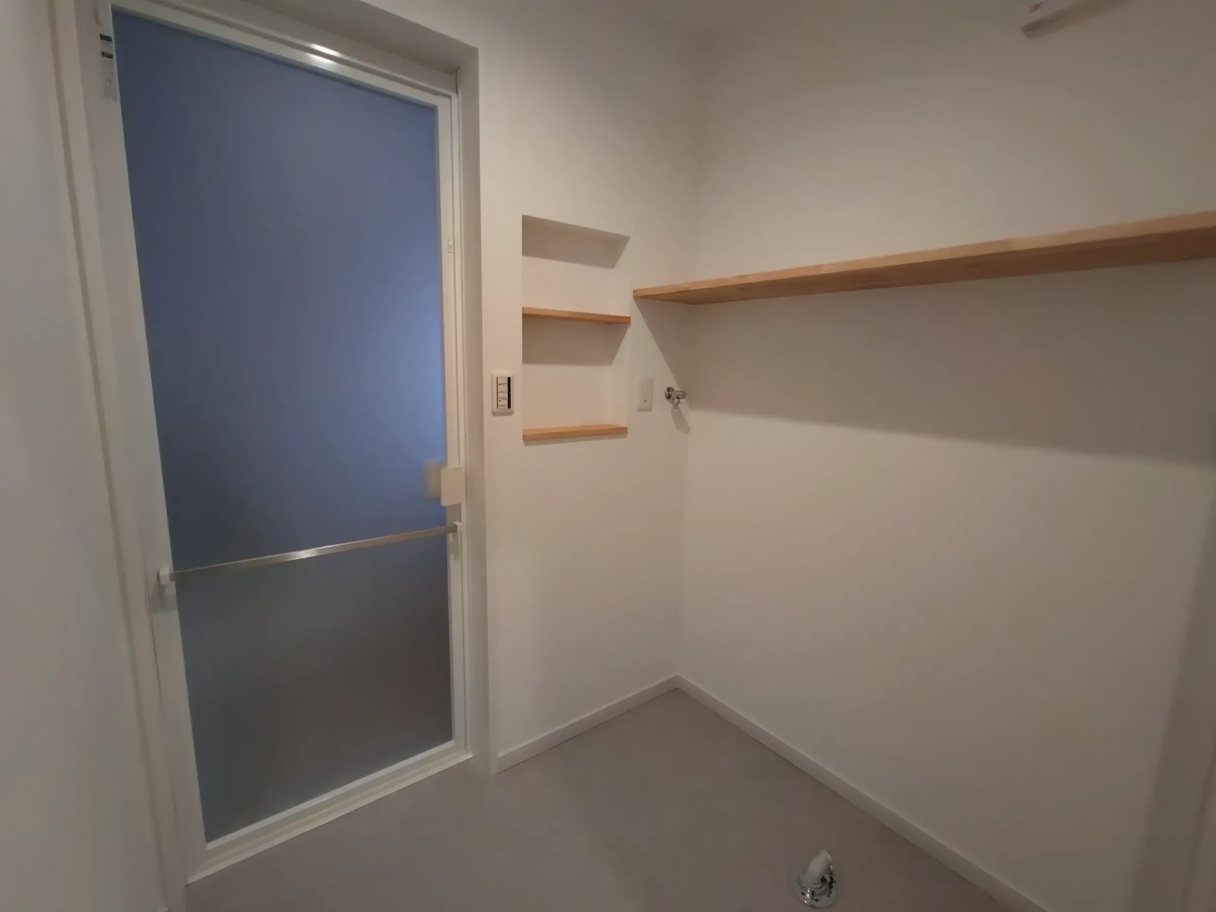 脱衣室に造作したﾆｯﾁ