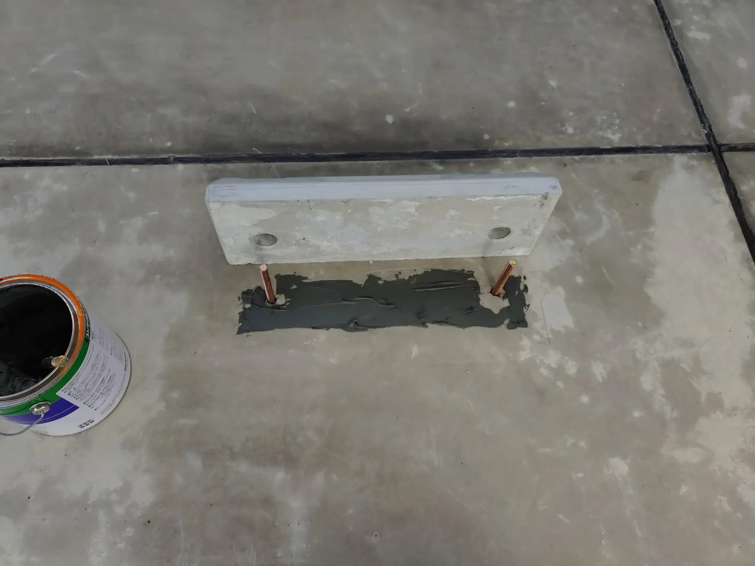 ｺﾝｸﾘｰﾄﾎﾞﾝﾄﾞ塗布