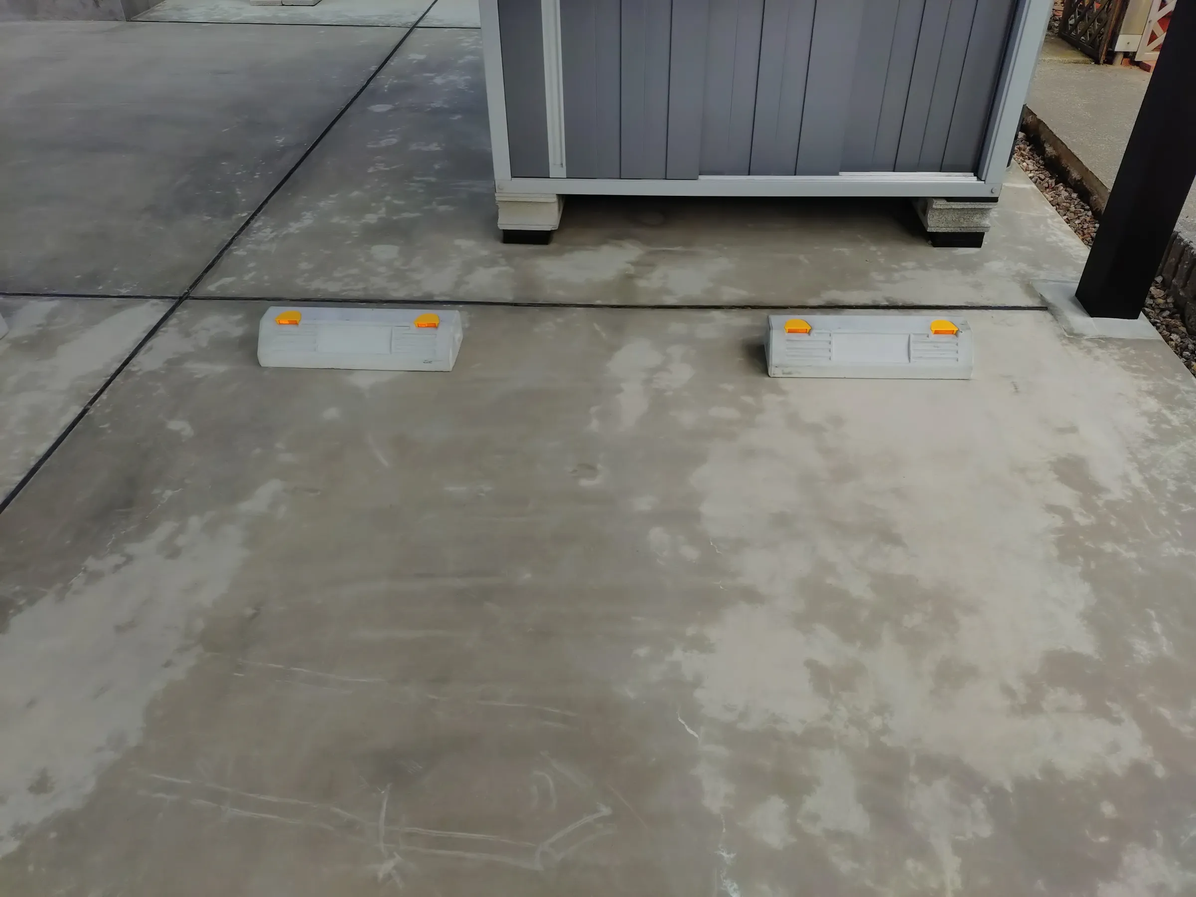 車止め設置完了