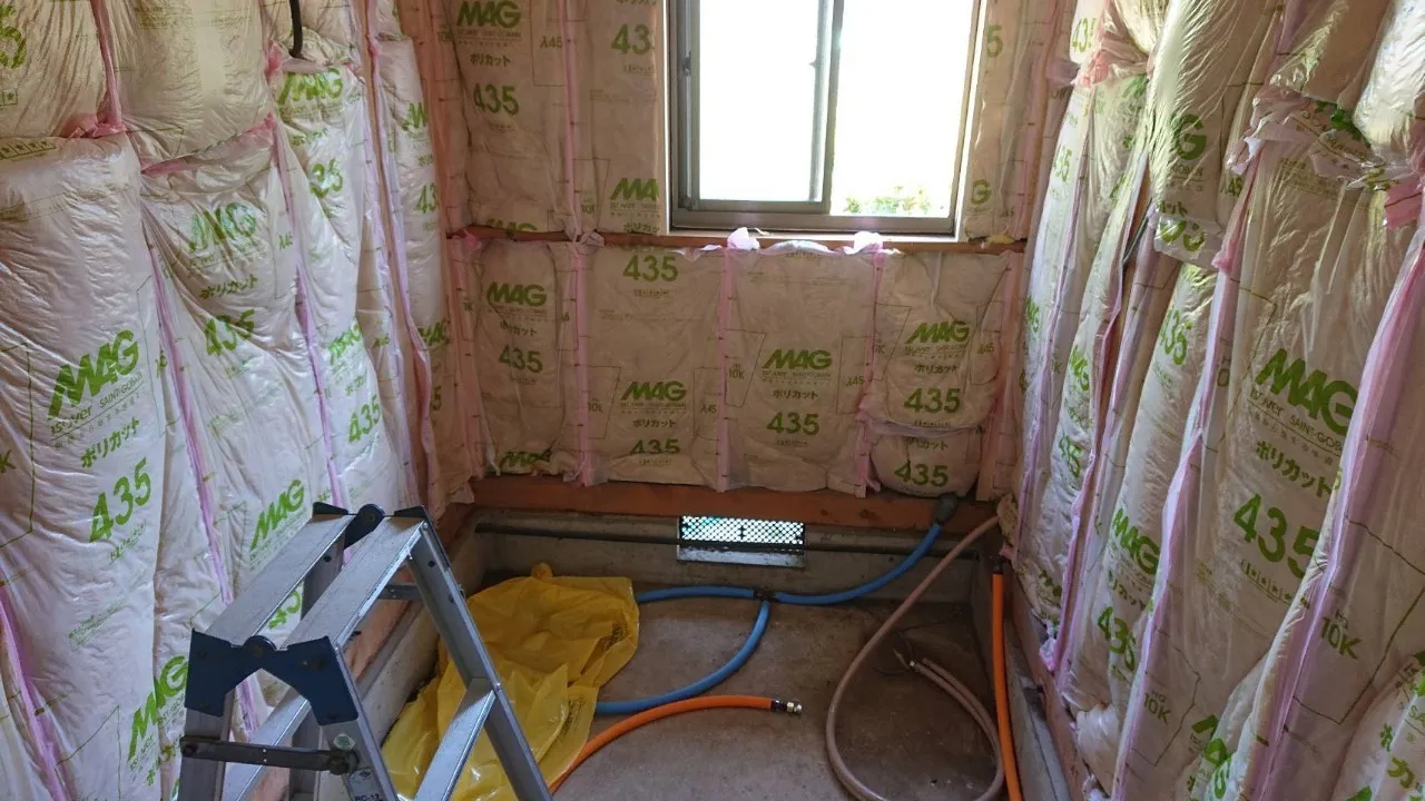 浴室壁断熱　施工後