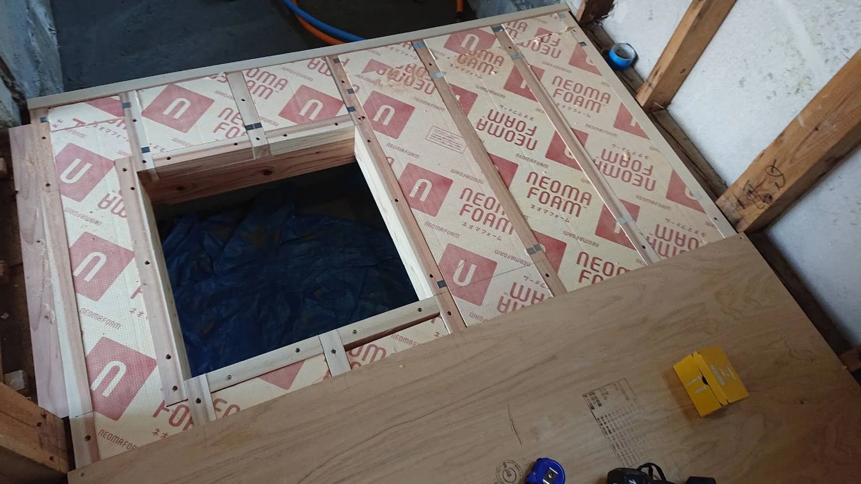 洗面所　床断熱材　施工後