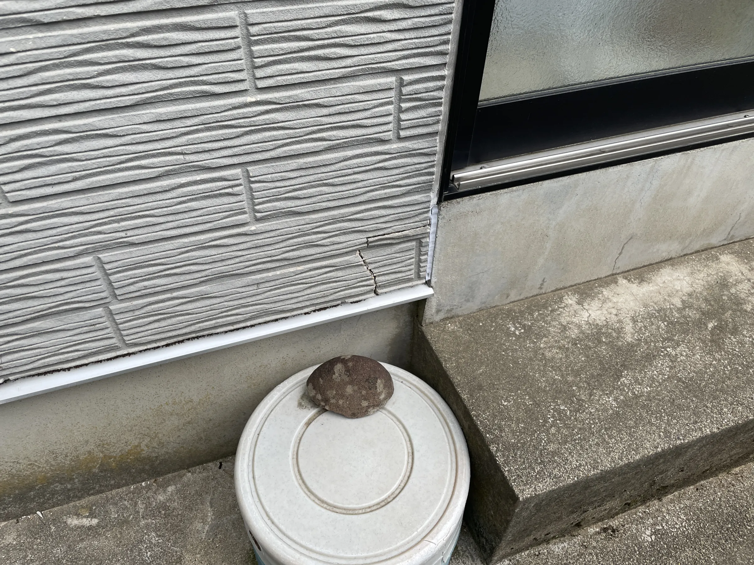 外壁のひび