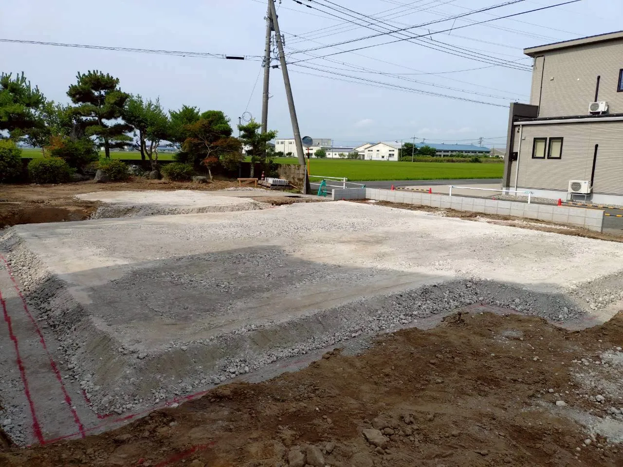 砕石敷き込み完了